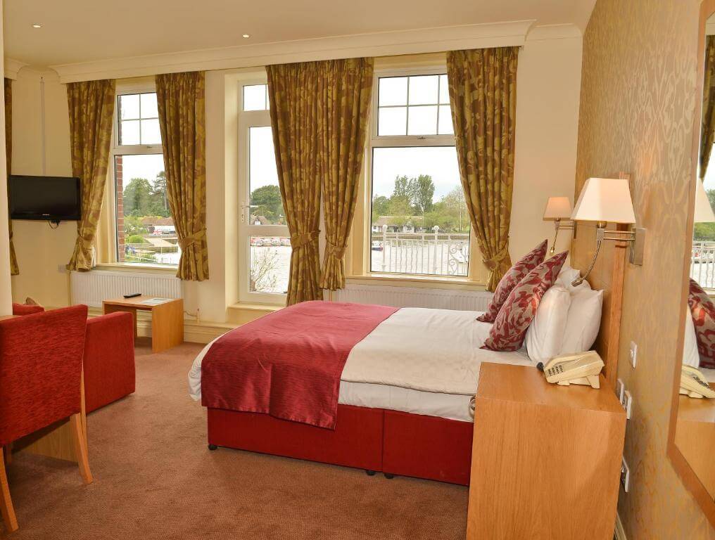 Wherry – Outlon Broad – Feature Double Room Bedroom Area