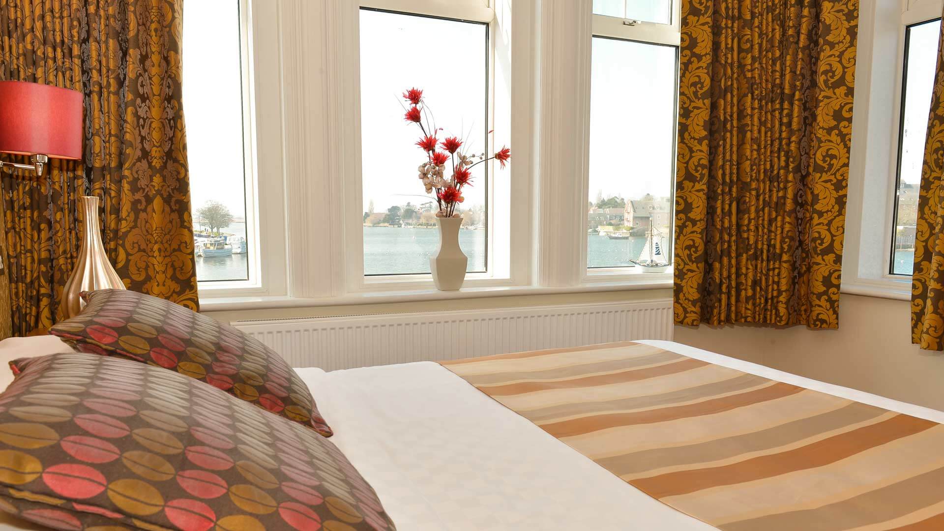 Wherry – Outlon Broad – Feature Double Room Beds